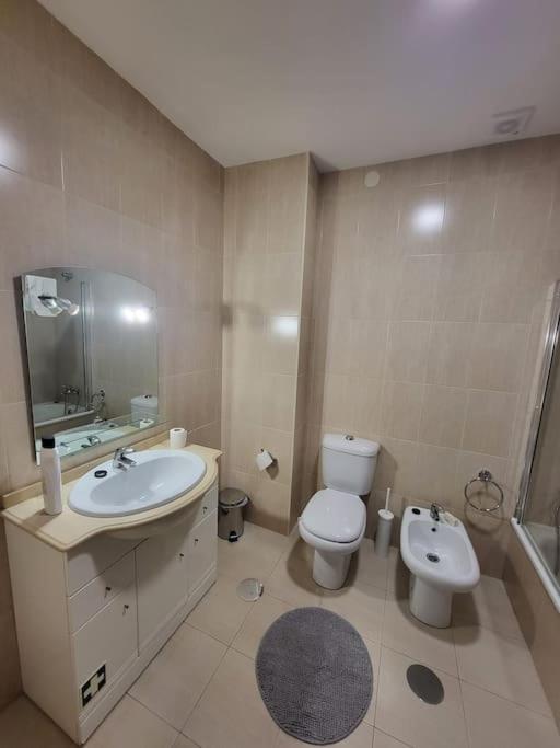 Roomy & Patio - 2 Bedroom Flat ปอร์โต ภายนอก รูปภาพ