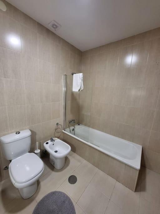 Roomy & Patio - 2 Bedroom Flat ปอร์โต ภายนอก รูปภาพ